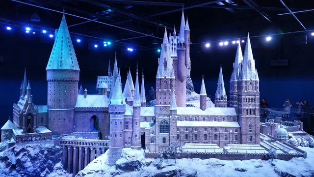 harry potter, warner bros, warner studio, harry potter studio, hogwarts, hogwarts castle, hogwarts diorama, harry potter, harry potter, harry potter, hogwarts, hogwarts, hogwarts, hogwarts, hogwarts. Diorama lighting how it works: lumens, lux and color temperature