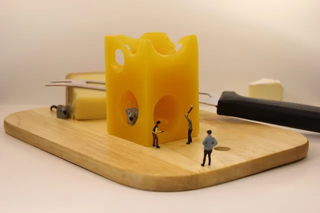 miniature figures, mousetrap, cheese, cheese board, knife, mice, miniature figure, model train figure, toy, miniature, art, creative, small, little man, figurines, tiny, model construction figure, close up, humorous, fun, h0, 1 87, mousetrap, mousetrap, mousetrap, mousetrap, mousetrap, cheese, cheese, cheese board, cheese board, mice, mice, miniature. Tiny scene case studies: the results and the conditions behind them