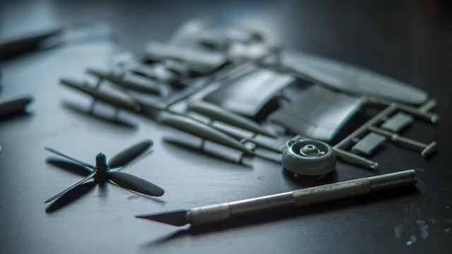 propeller, handcraft, modelling, miniature, hobby, plastic, kit, plane. How CBSA duty and GST/HST set the landed cost of a kit for Canadians