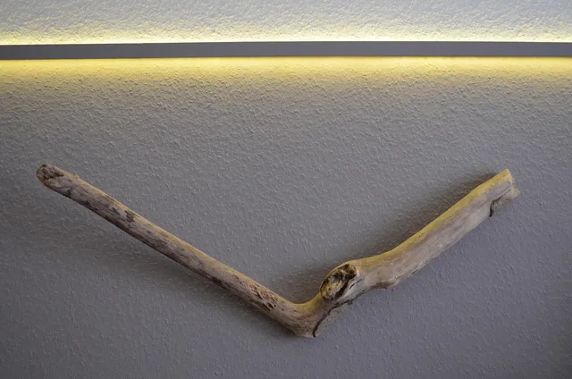 driftwood, wood, antler, led, led strip lighting, light bar, indirect light, led ribbon, lamp, lighting, led lamp, warm white, interior, setup, residential living beautiful, interior design. Six diorama lighting ideas, each teaching one skill