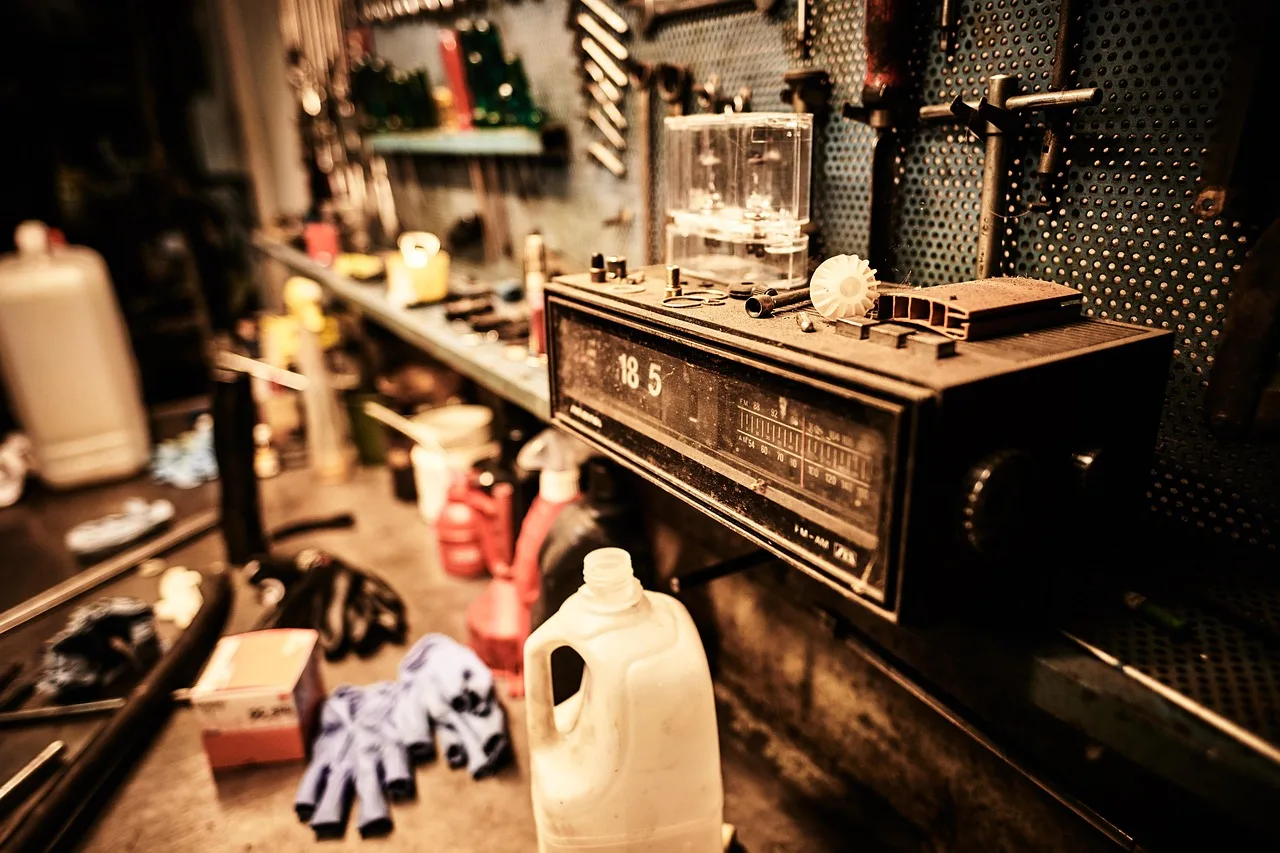 tools, radio, old, nostalgia, vintage, history, equipment, work, bench, craftsmanship, reporter, equipment, craftsmanship, craftsmanship, craftsmanship, craftsmanship, craftsmanship. Miniature Tools Expert Tips on Upkeep and Hazards